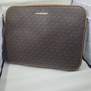 Michael kors laptop zipper sleeve